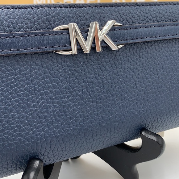 Michael Kors Reed Large Bifold Pebbled Leather Snap Wallet Card Case Navy NWT - Picture 2 of 12